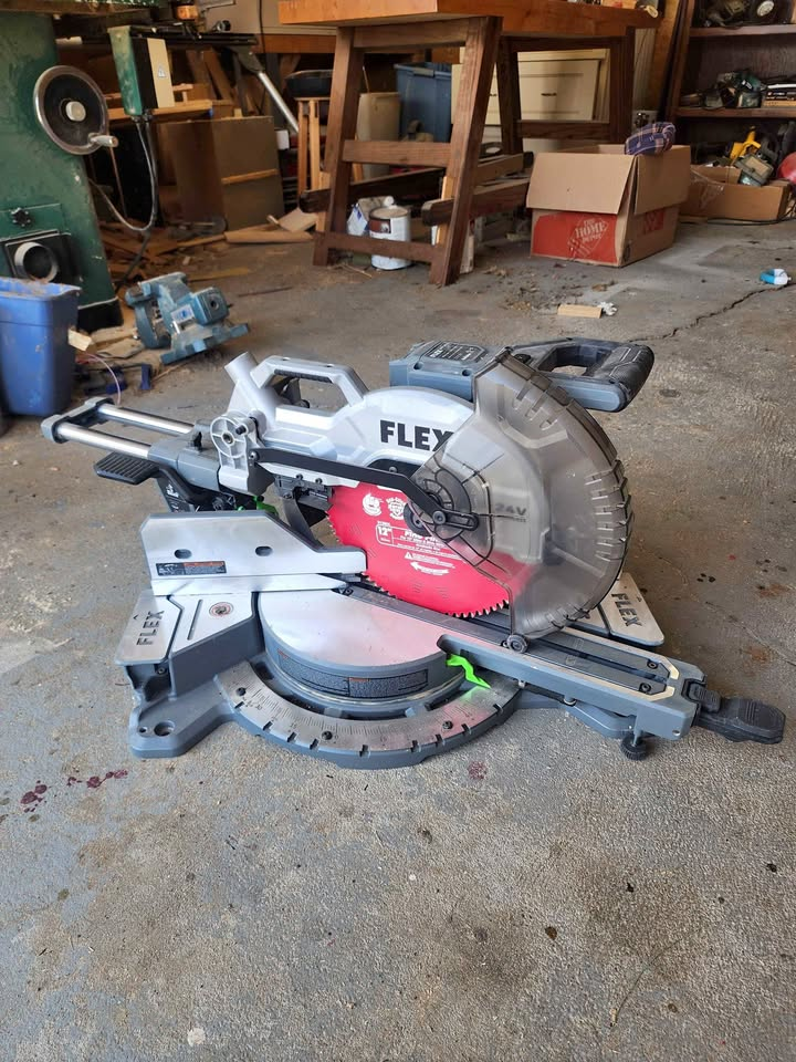 FLEX 12" Cordless Miter Saw
